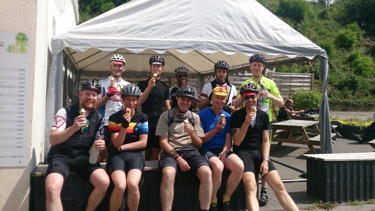 Geachte bezoek van de kust – Giro Di Caffè in der Mütze!
