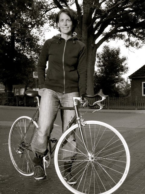 Jetzt kommt aber wirklich alles zusammen… Fahrrad, Lesung und die richtige Haltung.