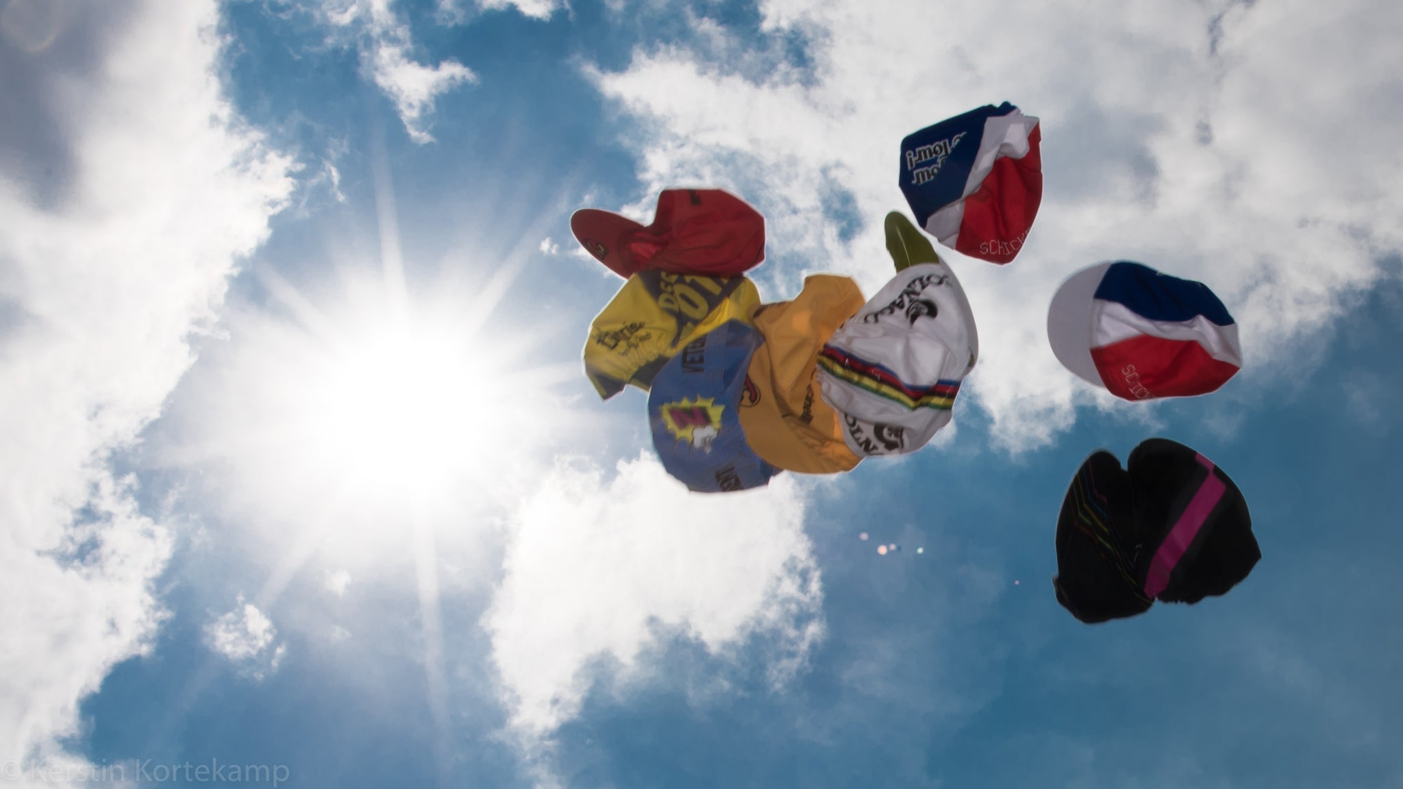 Und die Welt schaut zu… – Die Mütze in den Tagen der Tour