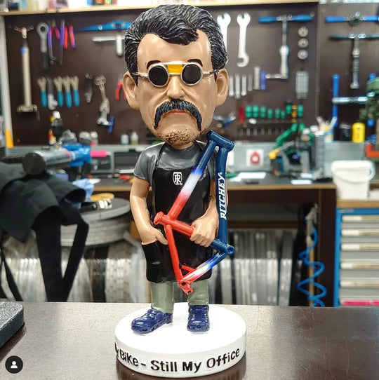 Schicke Mütze Bobblehead Wackelkopf Tom Ritchey Still my Office Werkstatt